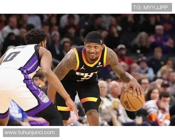 雄鹿全明星由三巨头领衔出战，豪取四连胜