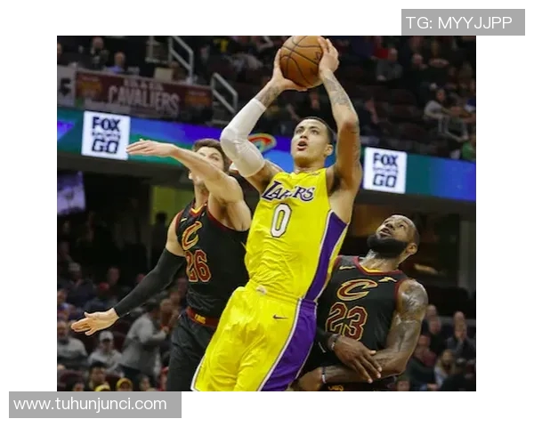 凯尔库兹马的篮球之路：从新秀到明星球员的蜕变与成长